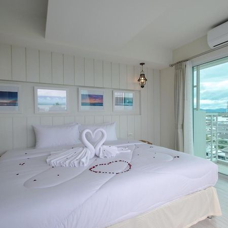 Prachuap Grand Hotel Прачуап Кири Кан Стая снимка