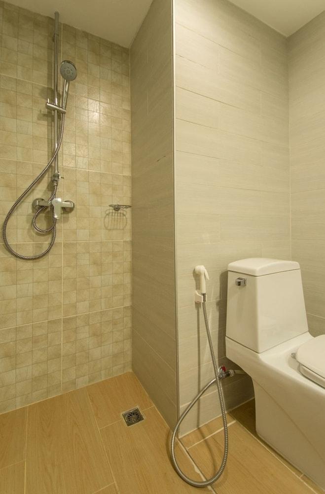 Prachuap Grand Hotel Прачуап Кири Кан Екстериор снимка