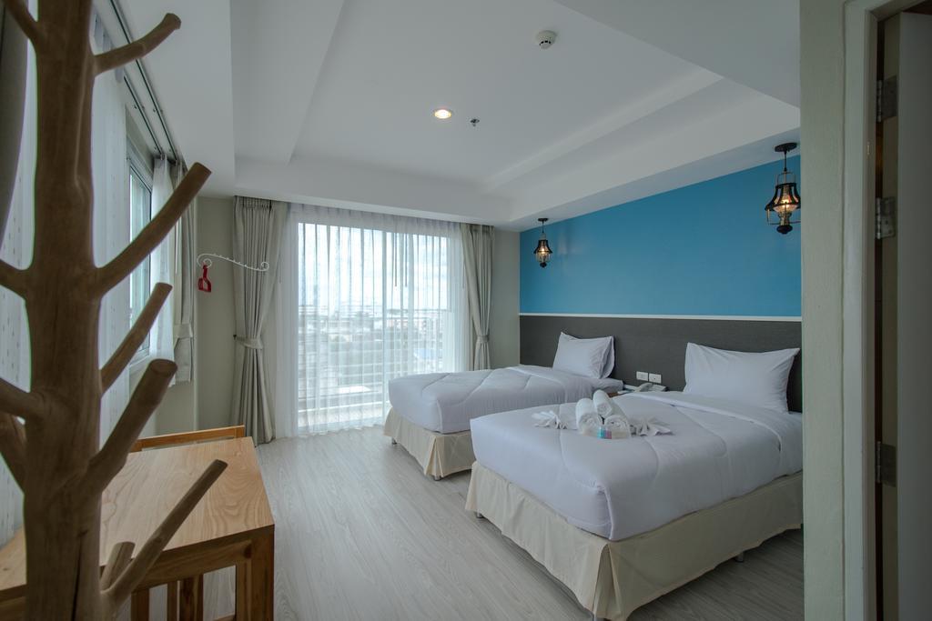 Prachuap Grand Hotel Прачуап Кири Кан Стая снимка