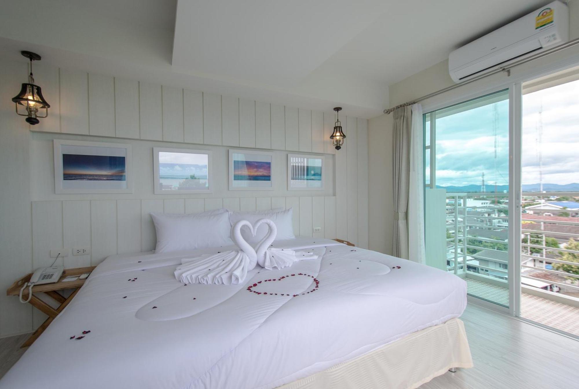 Prachuap Grand Hotel Прачуап Кири Кан Стая снимка