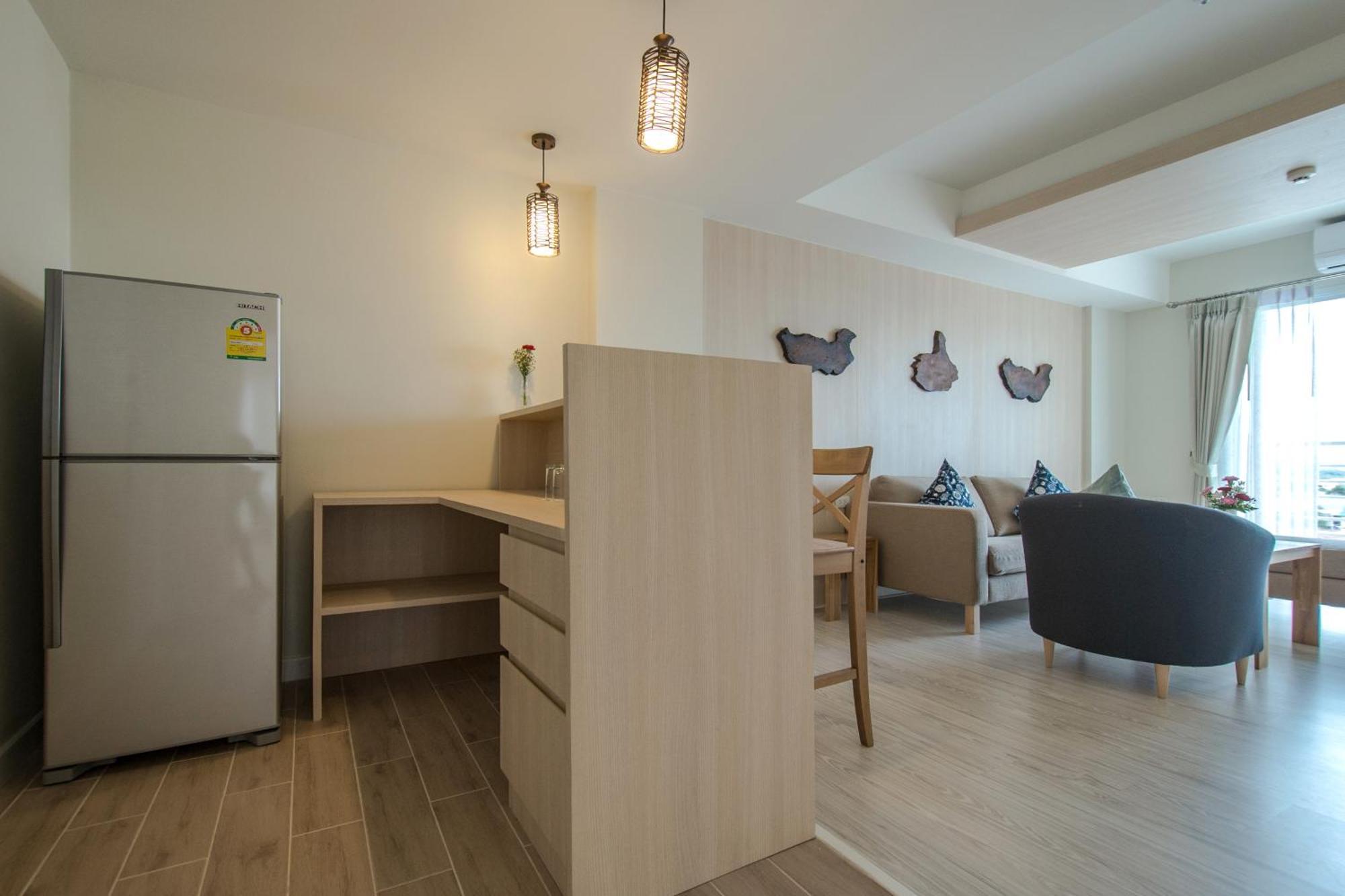 Prachuap Grand Hotel Прачуап Кири Кан Стая снимка