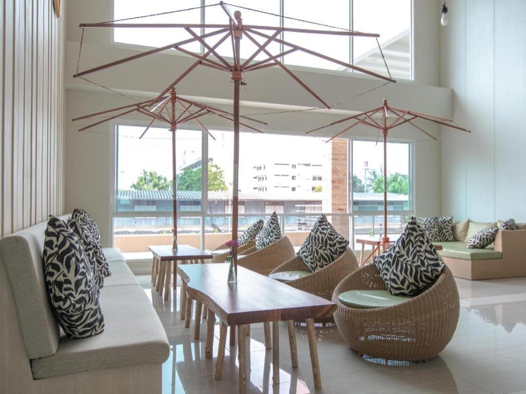 Prachuap Grand Hotel Прачуап Кири Кан Екстериор снимка