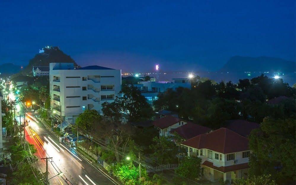 Prachuap Grand Hotel Прачуап Кири Кан Екстериор снимка